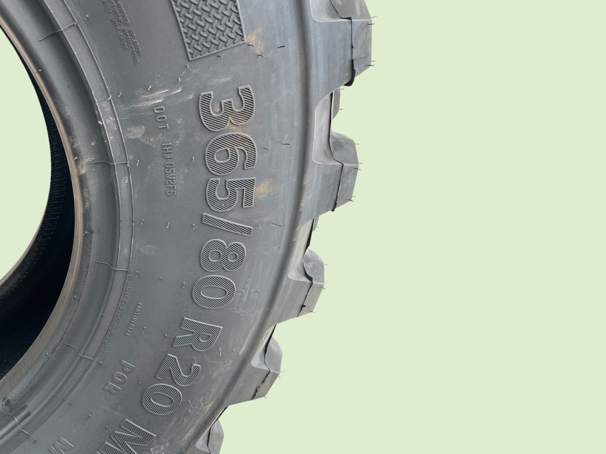 Continental MPT 91 band 365/80R20 NIEUW - Bandenset310594u photoroom - 10594U