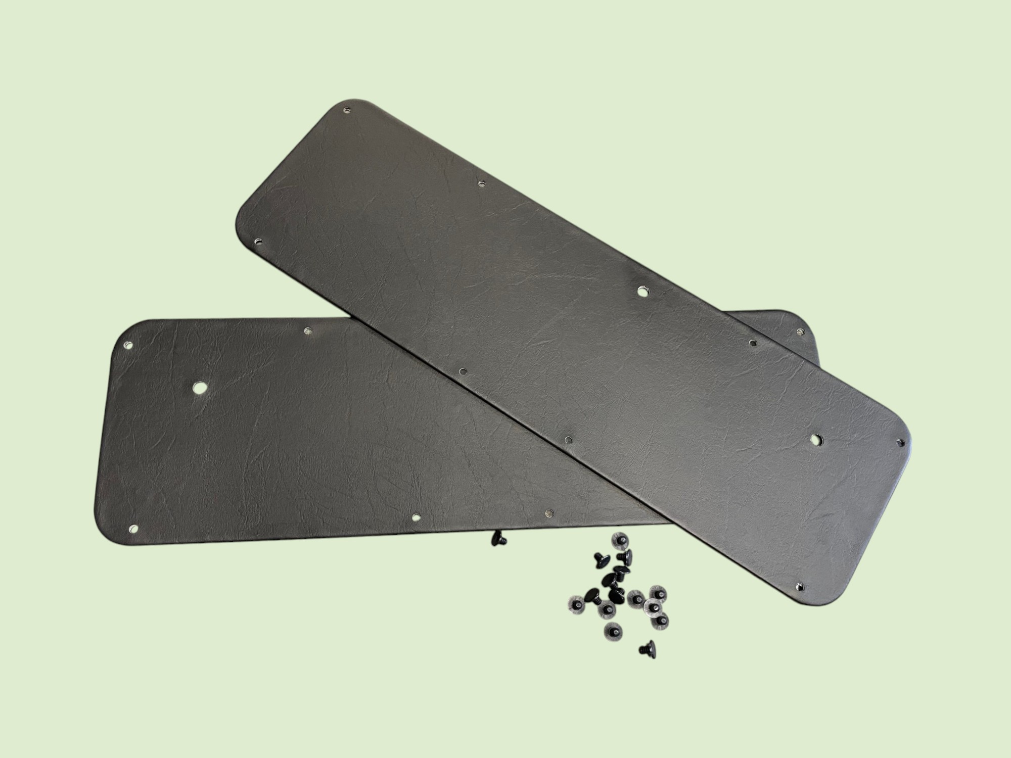 Deurbekleding Unimog 403/406/416/419/421 links en recht inclusief dopjes deurbekleding - Combideurbekleding110532u - 10532U