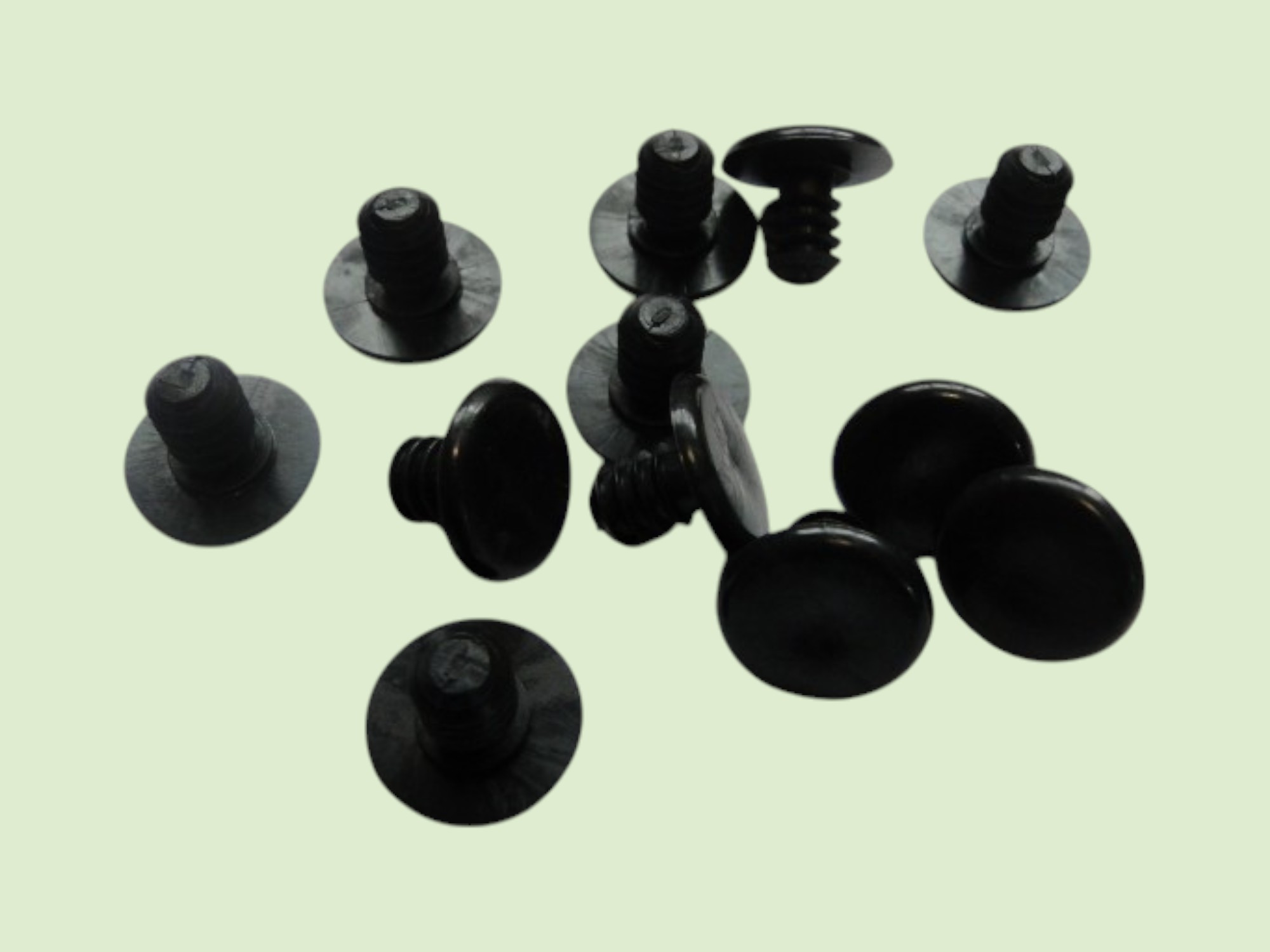 Deurbekleding Unimog 403/406/416/419/421 links en recht inclusief dopjes deurbekleding - Deurbekledingdopje14218260094u 1 - 10532U