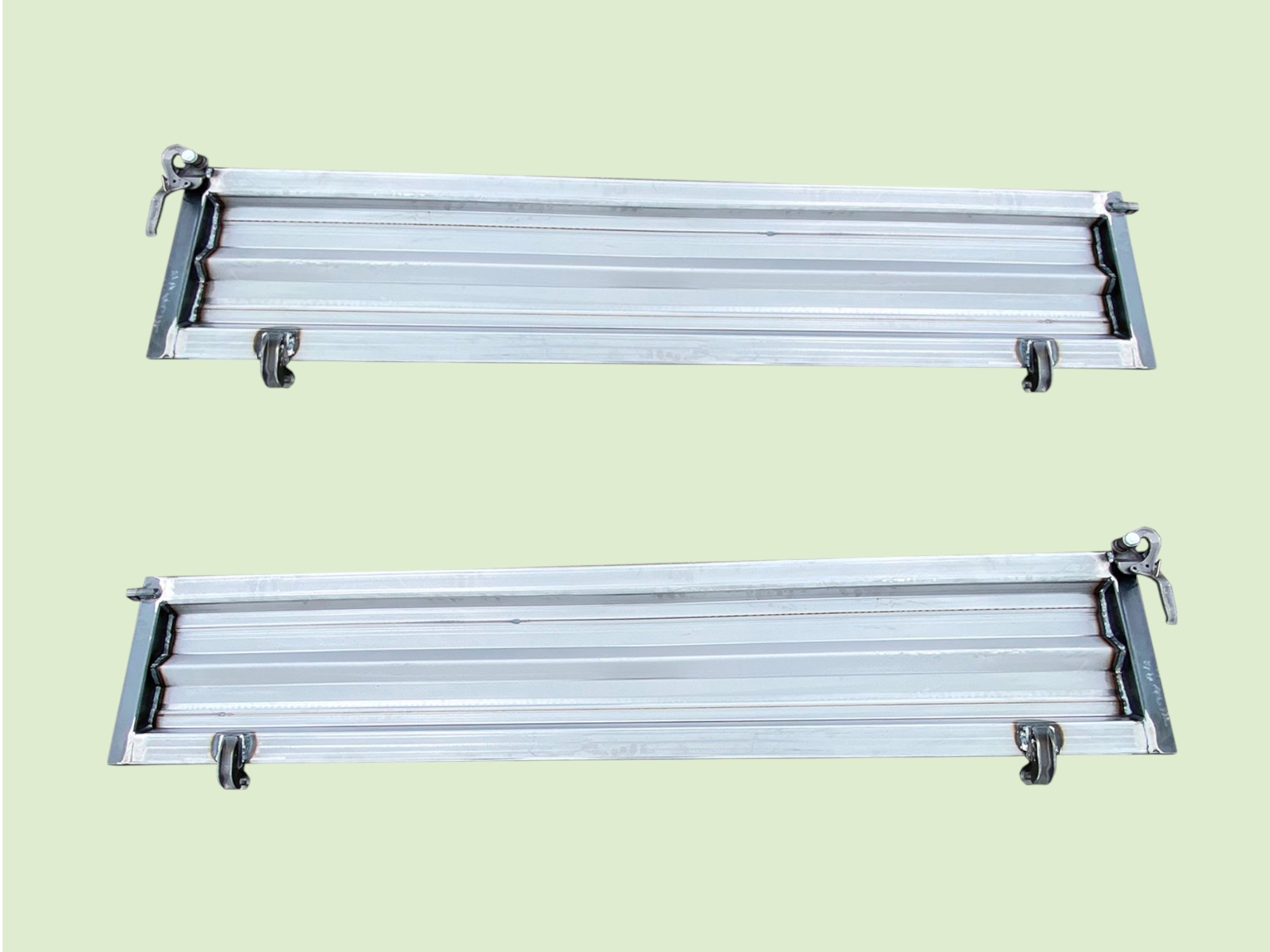 Ladekasten Unimog U 130 / 140 / 418 mit Einsatz und Seitenschweller - Laadbak418710533u - 10533U