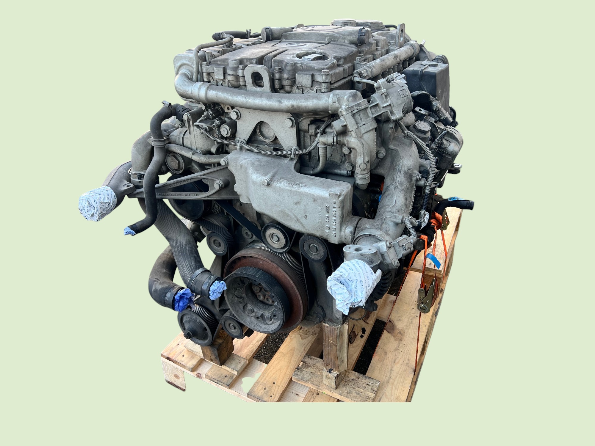 Gebruikte motor OM934 exclusief hydroliekpomp en koppelingset - Motor310686u photoroom - 10686U