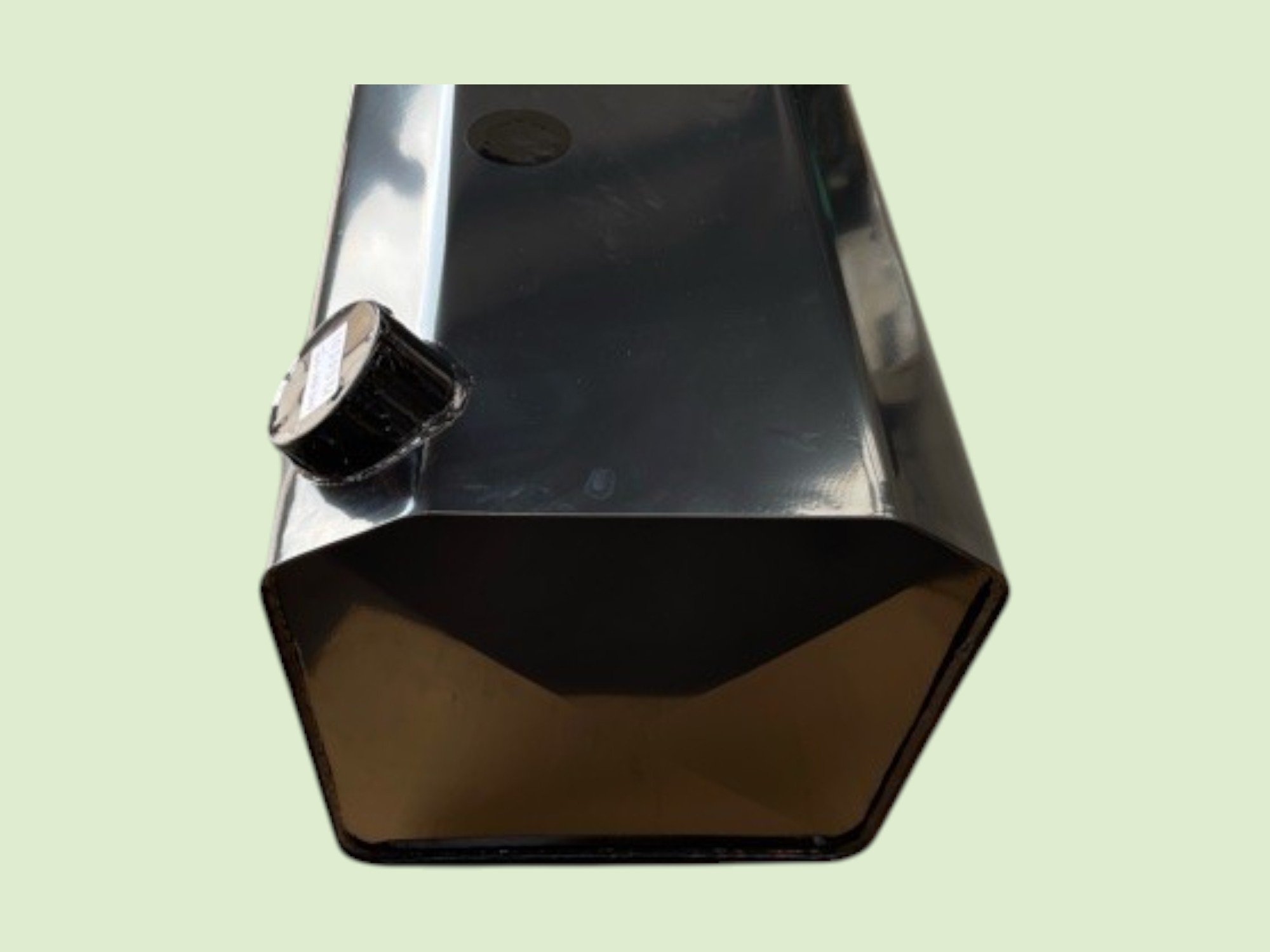 Kraftstofftank Unimog U424 U427 - 130 Liter - Tank210303u photoroom - 10303U